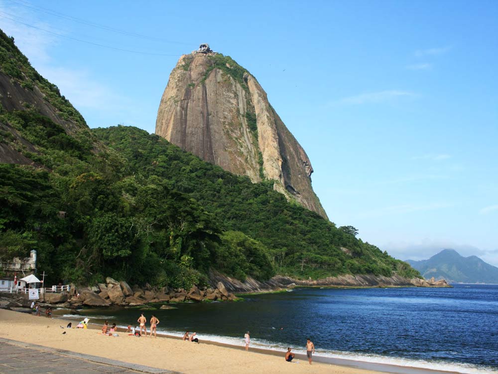 Praia Vermelha (Red Beach): At the shadow of the Sugarloaf
